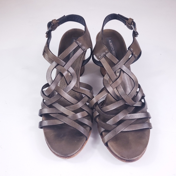 ALBERTO FERMANI Colo Milit T-Strap Heeled Sandals - Picture 5 of 9